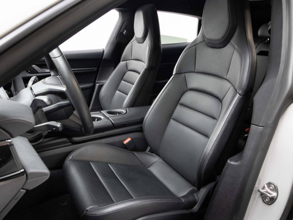 Porsche Taycan 4 Cross Turismo - foto 9