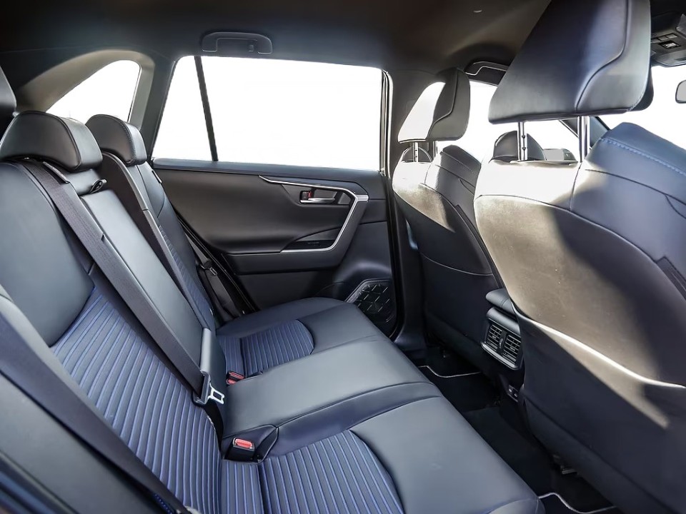 Toyota RAV4 - foto 18