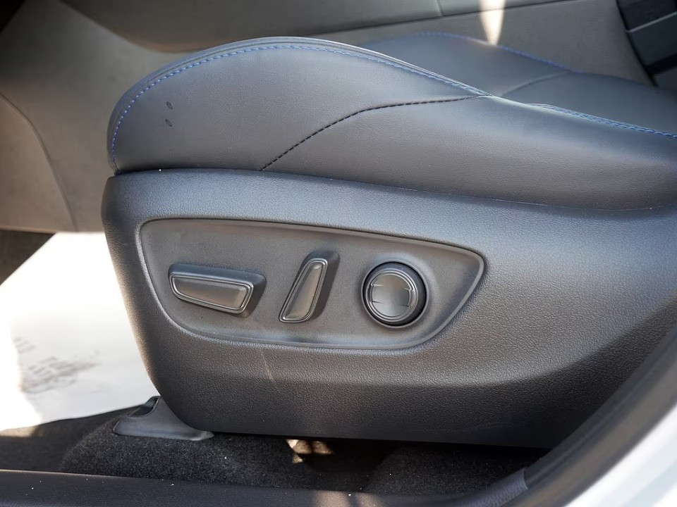 Toyota RAV4 - foto 20