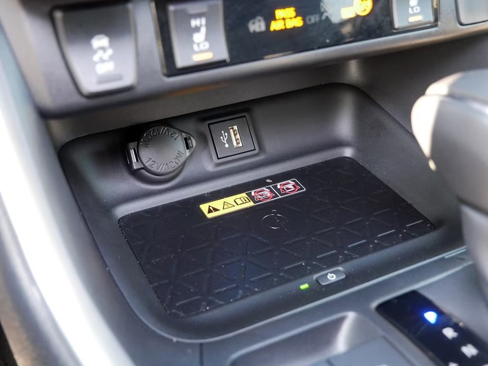 Toyota RAV4 - foto 12