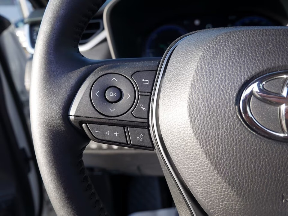 Toyota RAV4 - foto 8