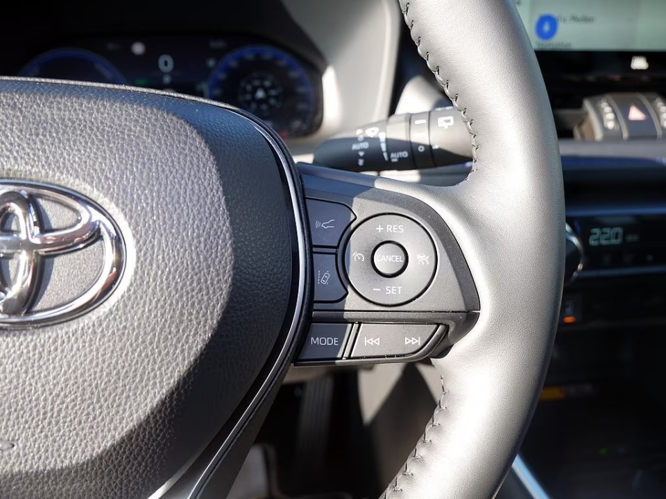 Toyota RAV4 - foto 9