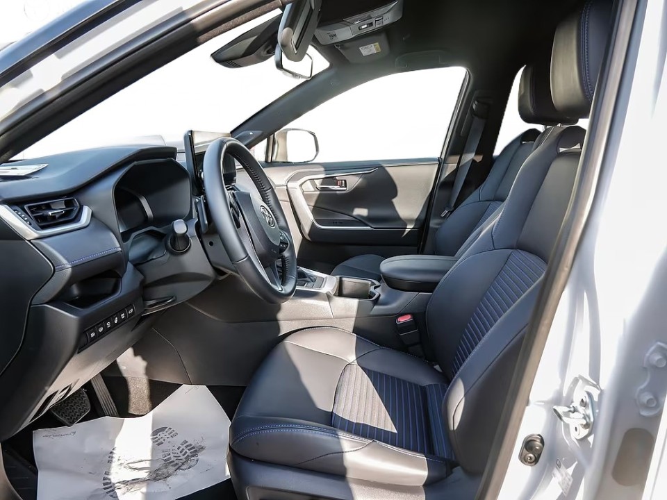 Toyota RAV4 - foto 6