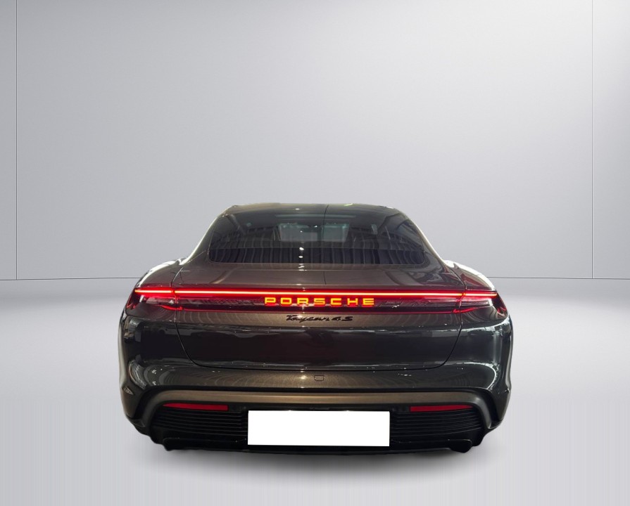 Porsche Taycan 4S (4)