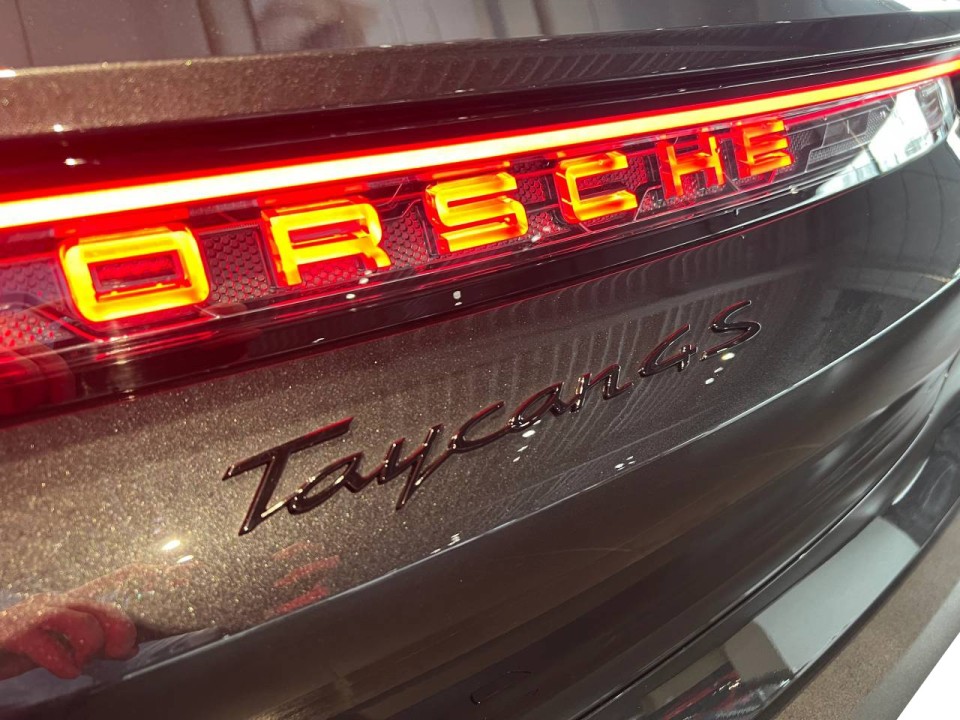 Porsche Taycan 4S - foto 32