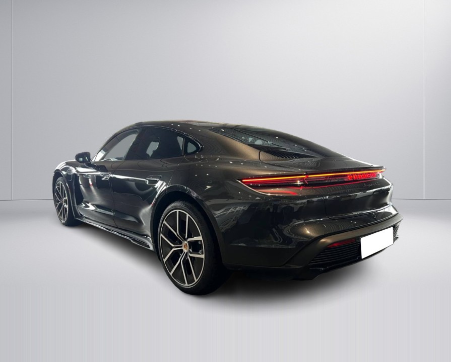 Porsche Taycan 4S (5)