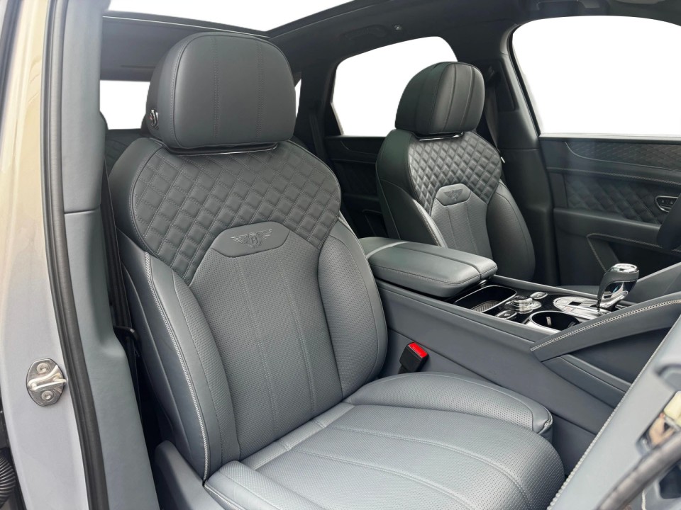 Bentley Bentayga V8 - foto 11