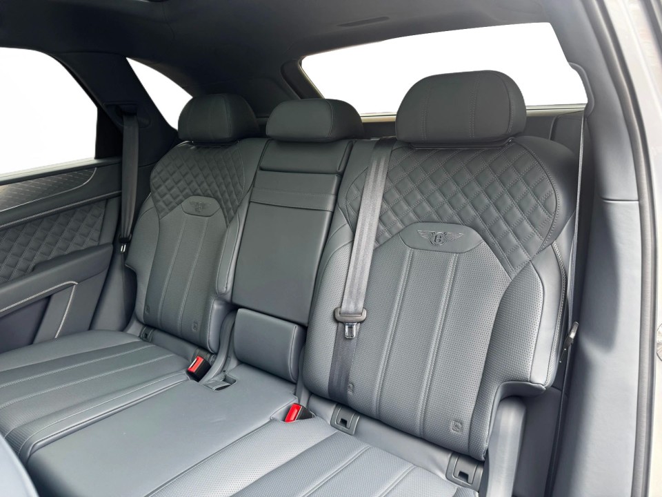 Bentley Bentayga V8 - foto 10