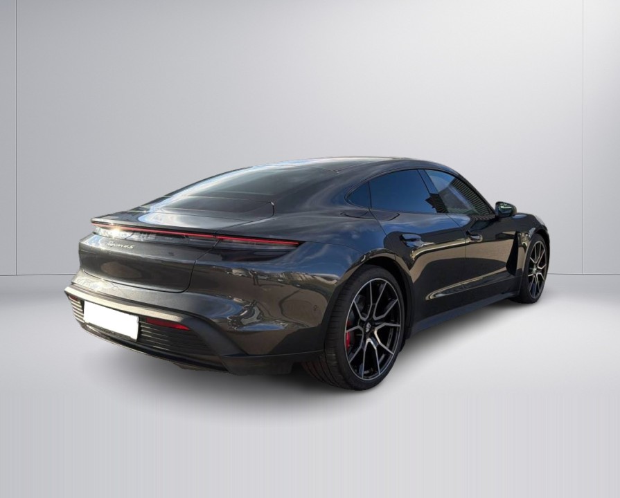 Porsche Taycan 4S (3)
