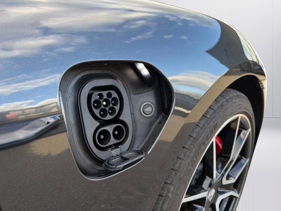 Porsche Taycan 4S - foto 26