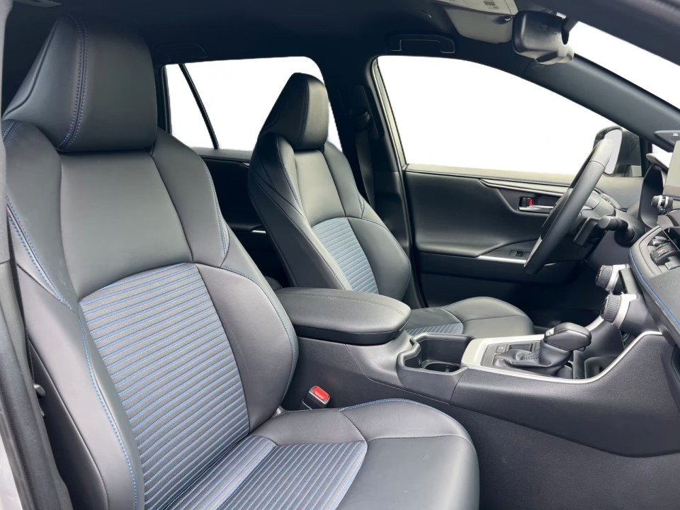 Toyota RAV4 - foto 12