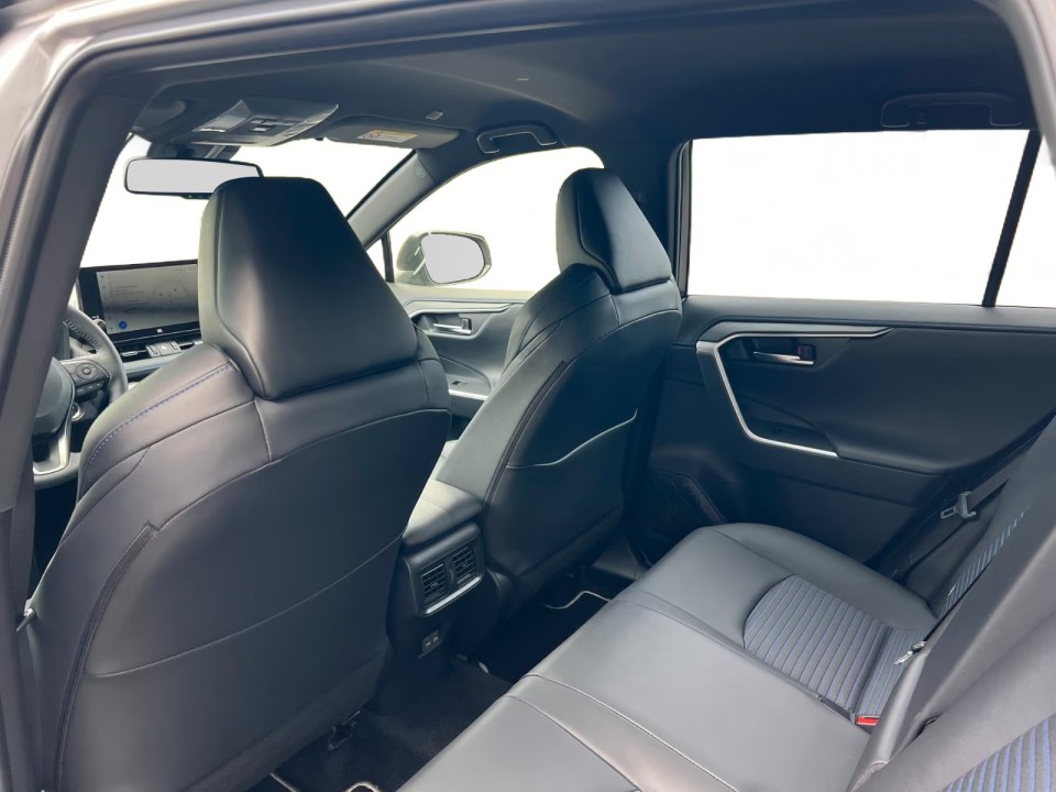 Toyota RAV4 - foto 18