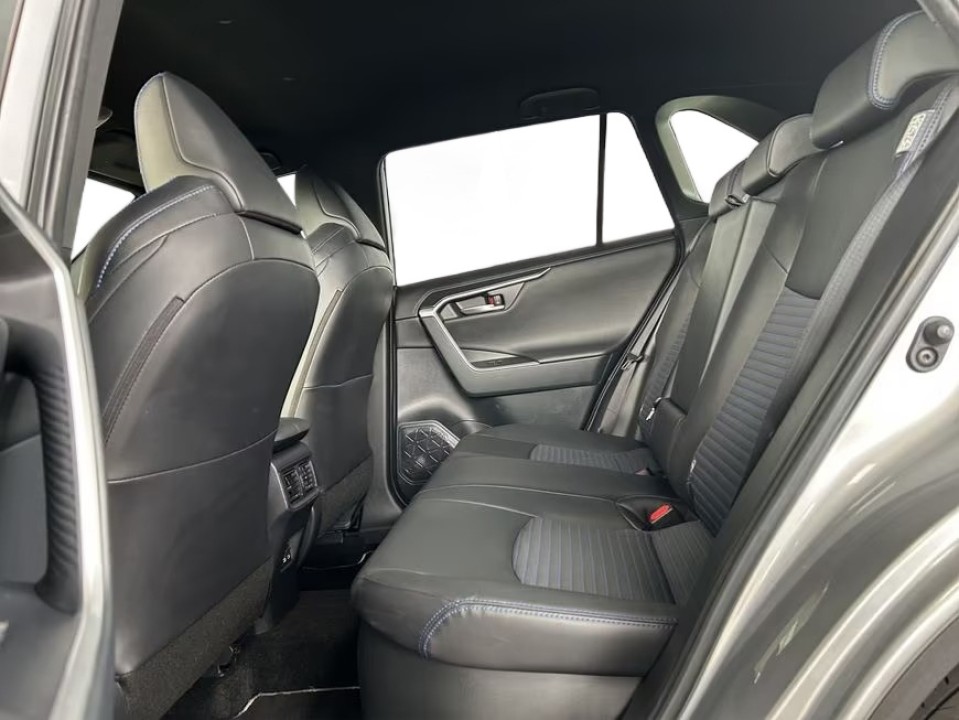 Toyota RAV4 - foto 13