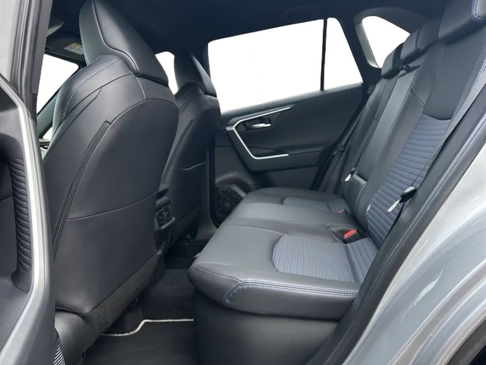 Toyota RAV4 - foto 13