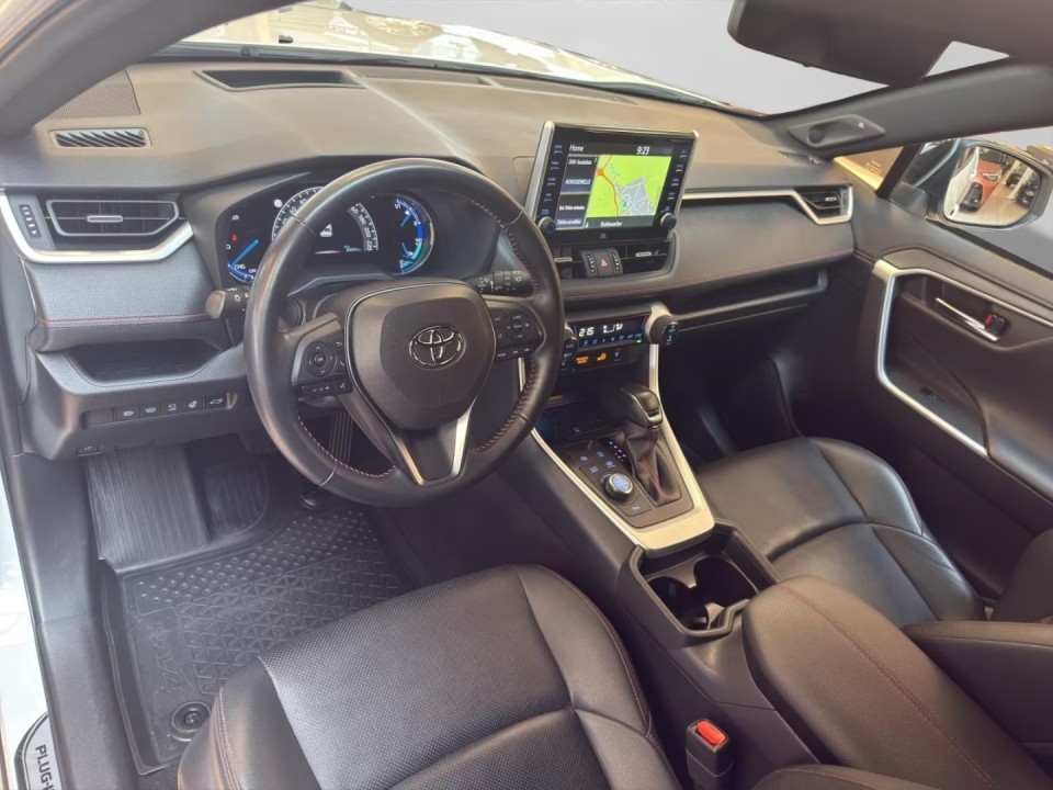 Toyota RAV4 - foto 8