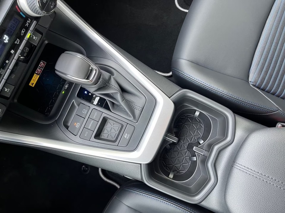 Toyota RAV4 - foto 14