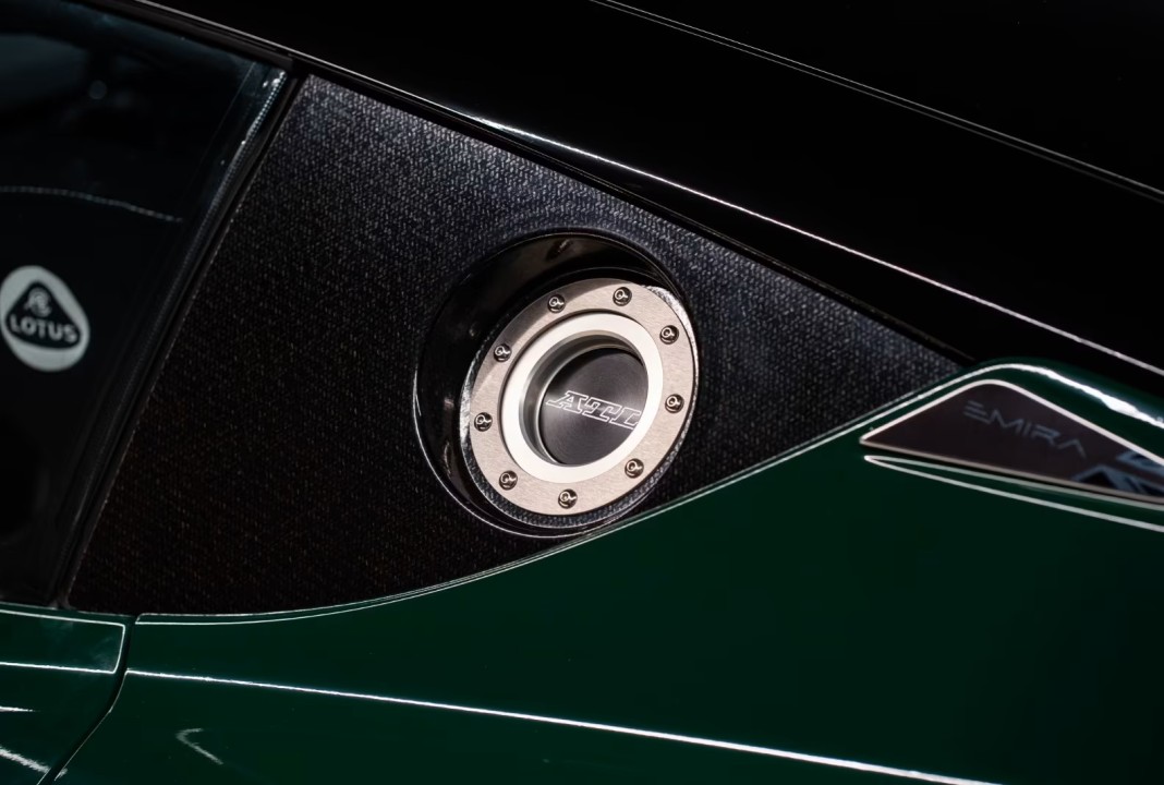 Lotus Emira GT4 - foto 12