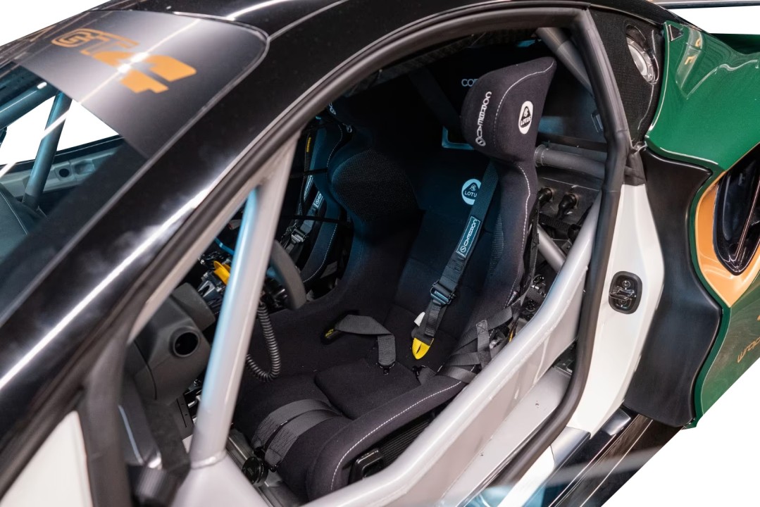 Lotus Emira GT4 - foto 6