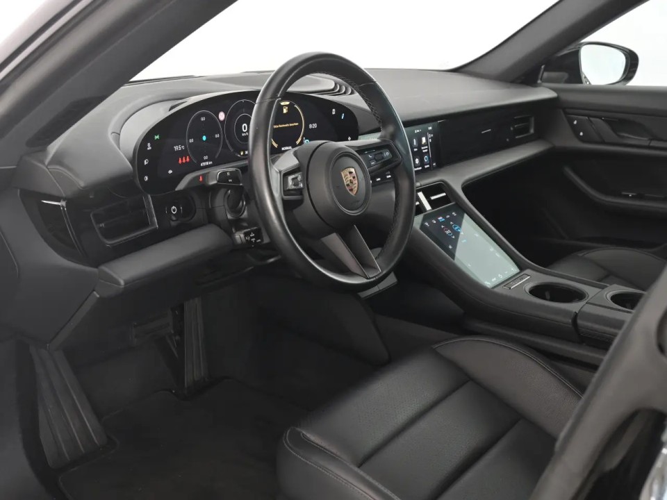 Porsche Taycan - foto 7