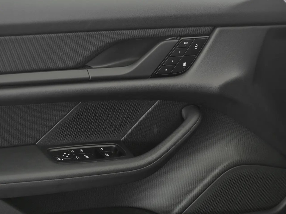 Porsche Taycan - foto 20