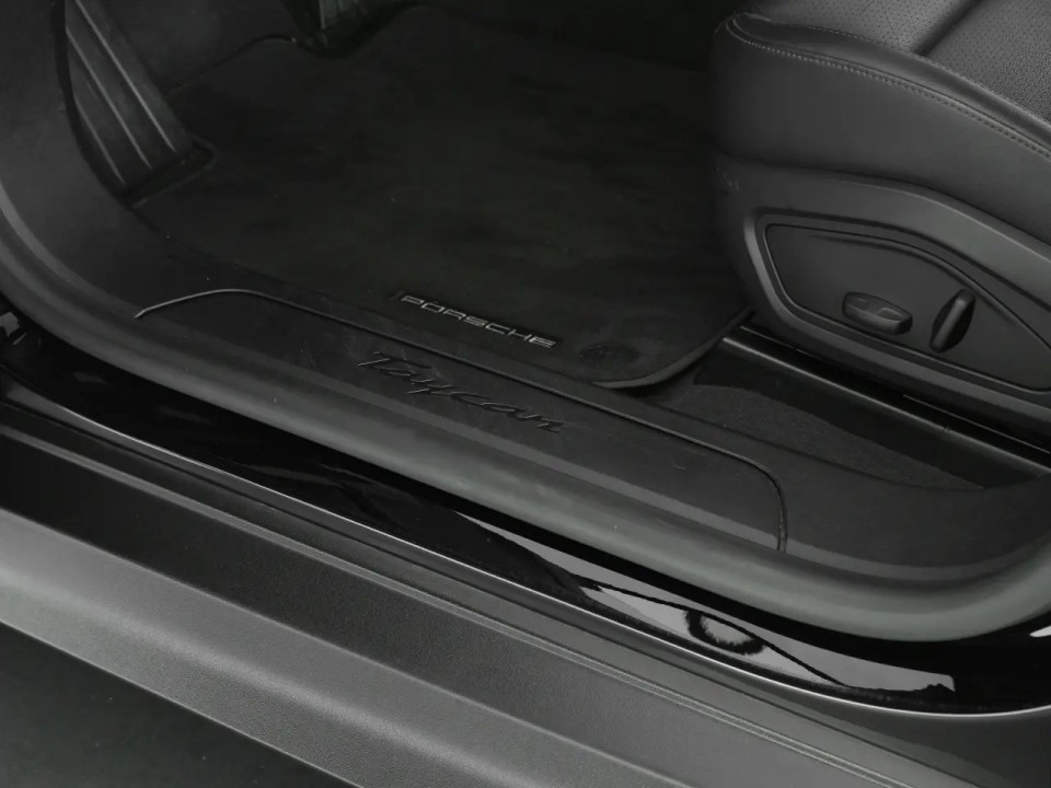 Porsche Taycan - foto 21