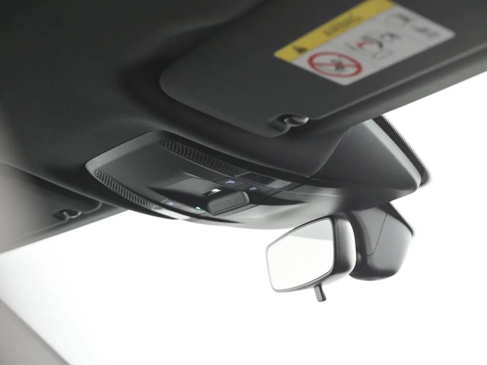 Porsche Taycan - foto 16