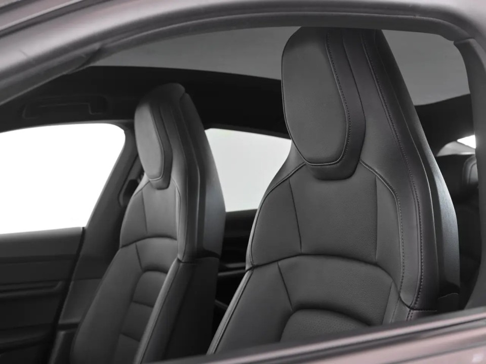 Porsche Taycan - foto 17