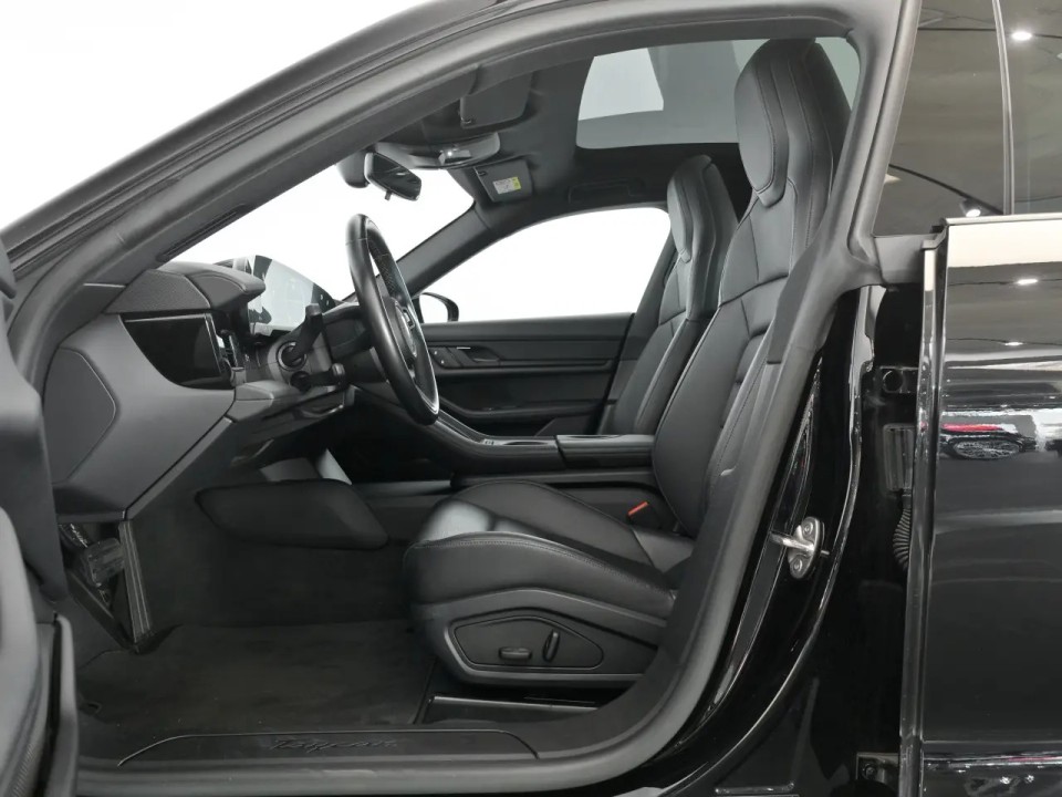 Porsche Taycan - foto 11