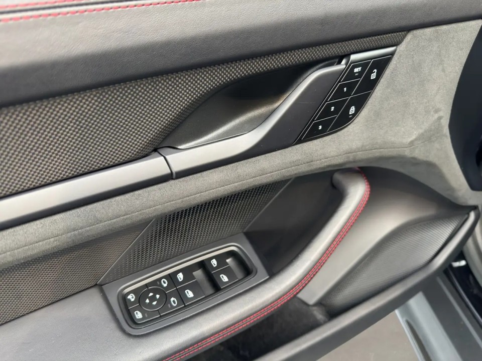 Porsche Taycan GTS - foto 21