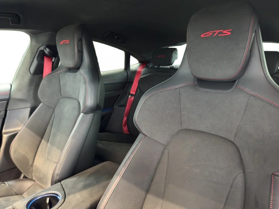 Porsche Taycan GTS - foto 18