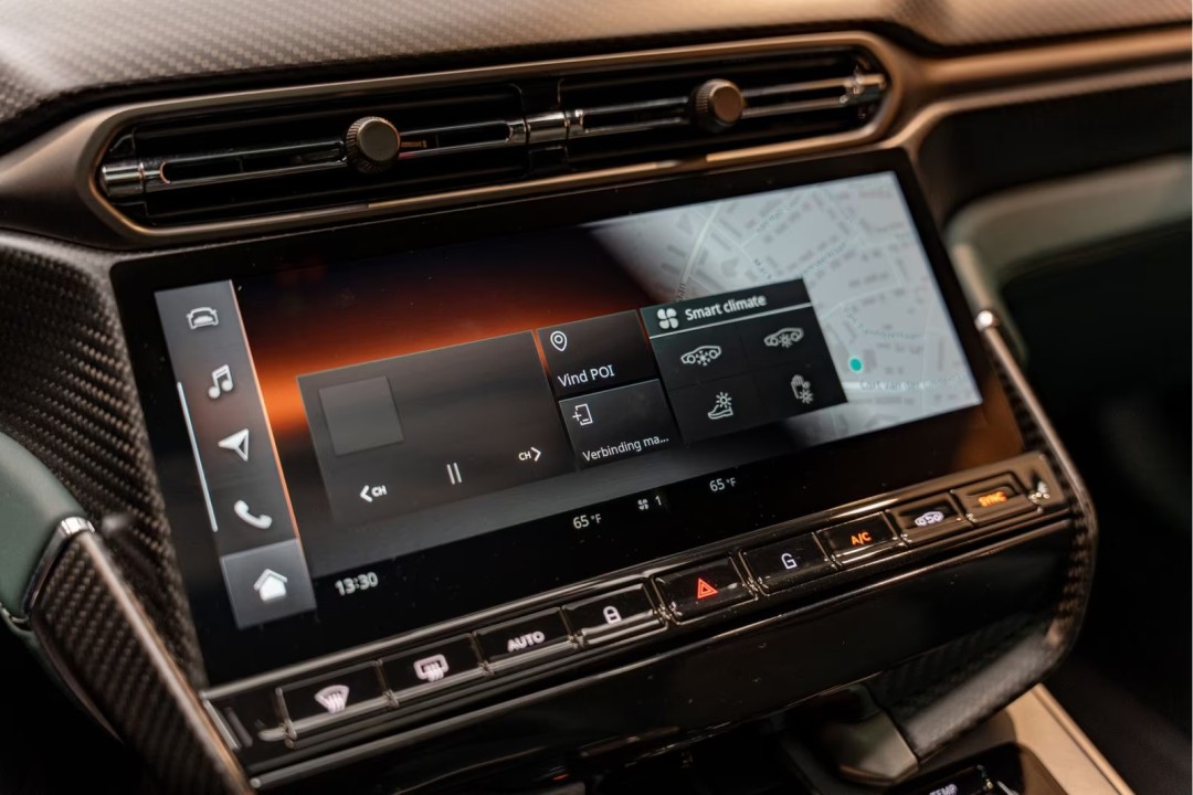 Aston Martin Vanquish - foto 18