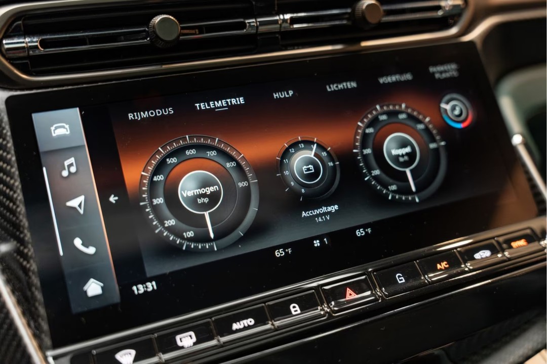 Aston Martin Vanquish - foto 23