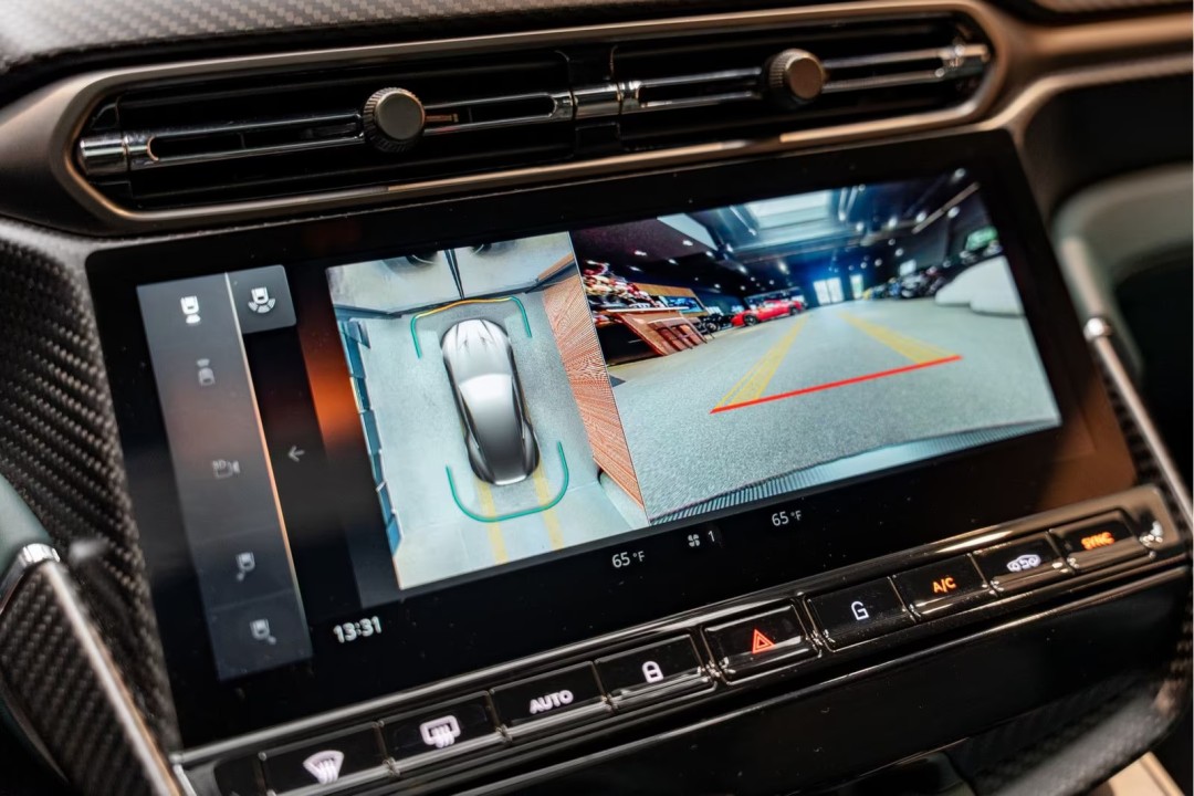 Aston Martin Vanquish - foto 19