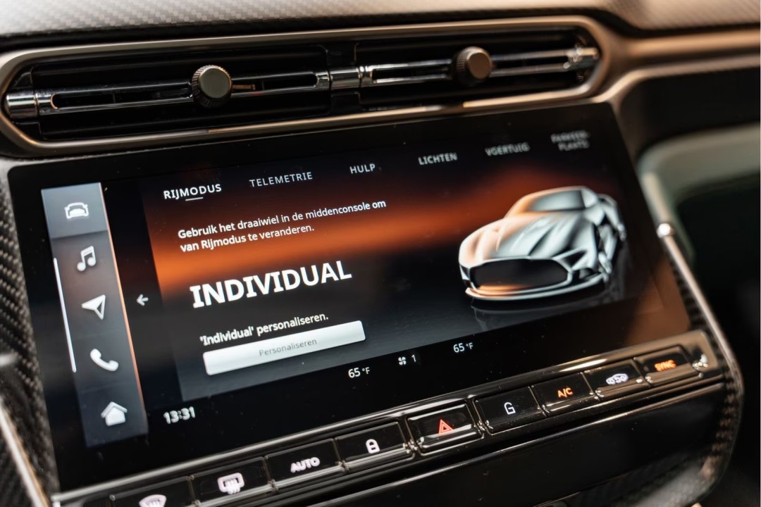 Aston Martin Vanquish - foto 20