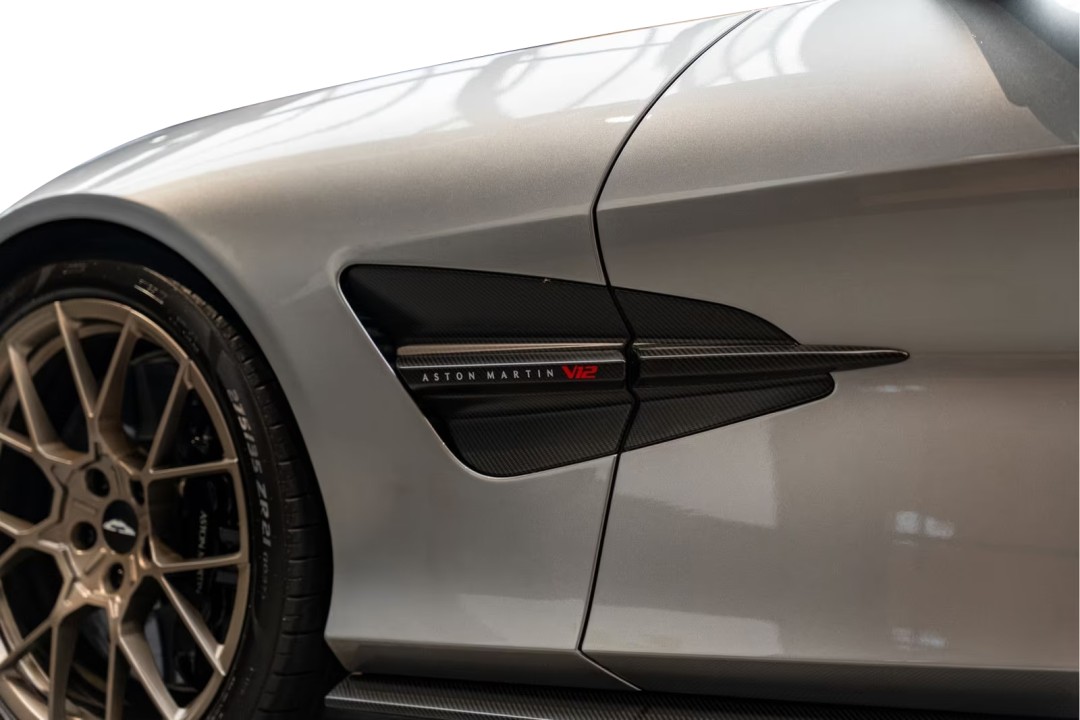 Aston Martin Vanquish - foto 43