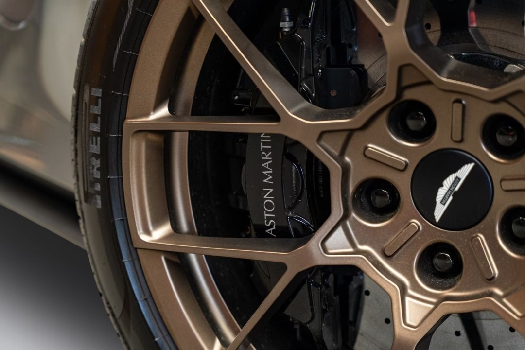 Aston Martin Vanquish - foto 48