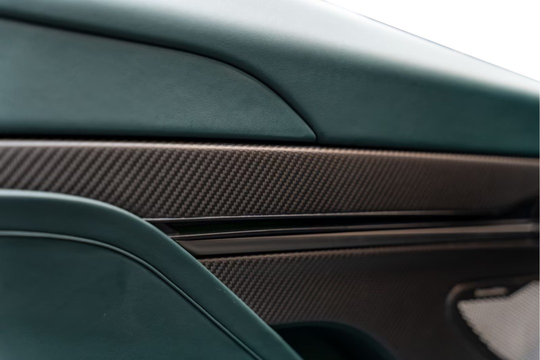 Aston Martin Vanquish - foto 33