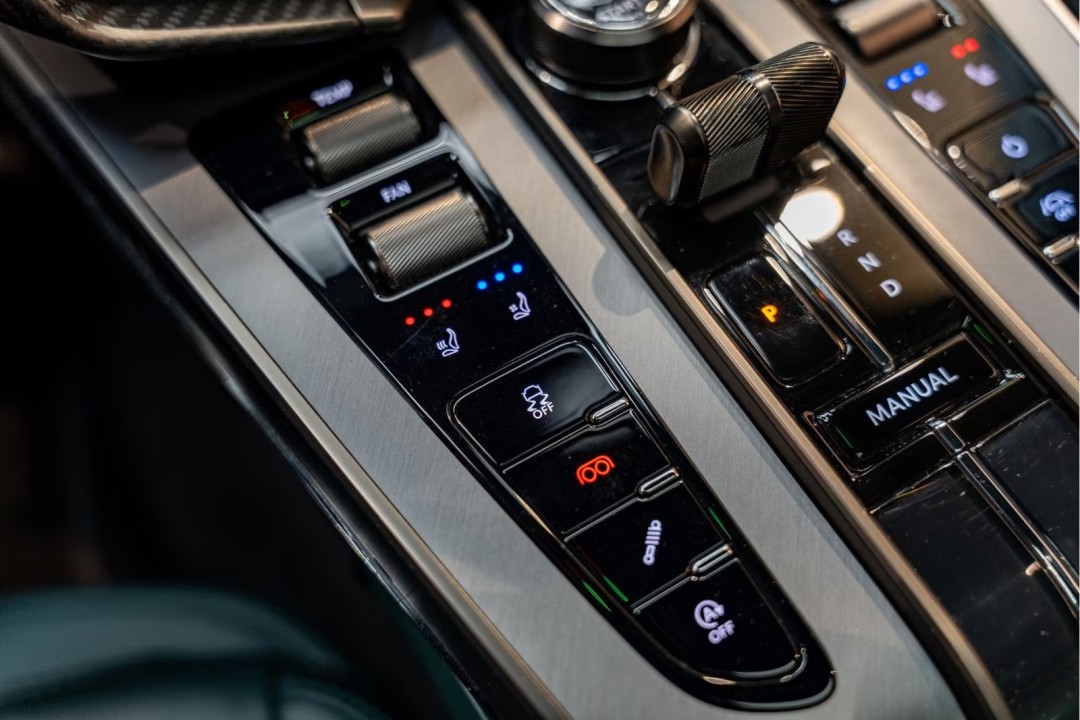 Aston Martin Vanquish - foto 26