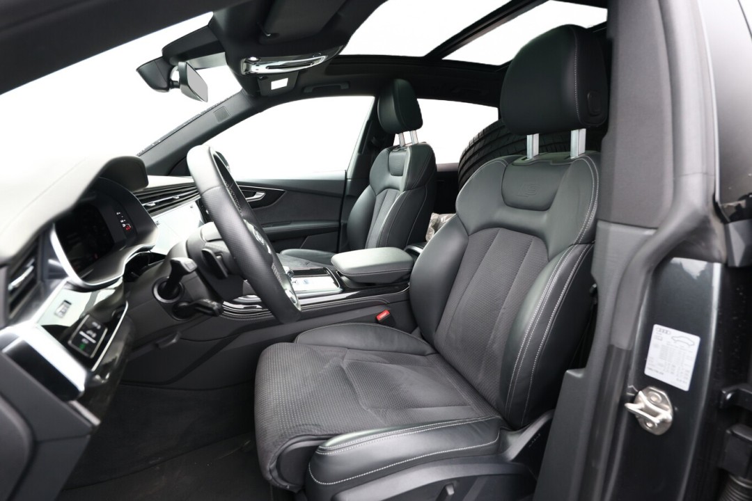Audi Q8 55 TFSI Quattro S-line (5)