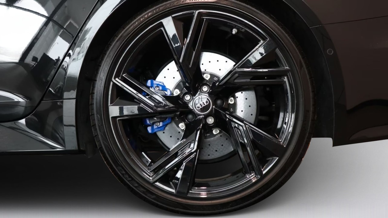 Audi RS6 4.0 TFSI - foto 32