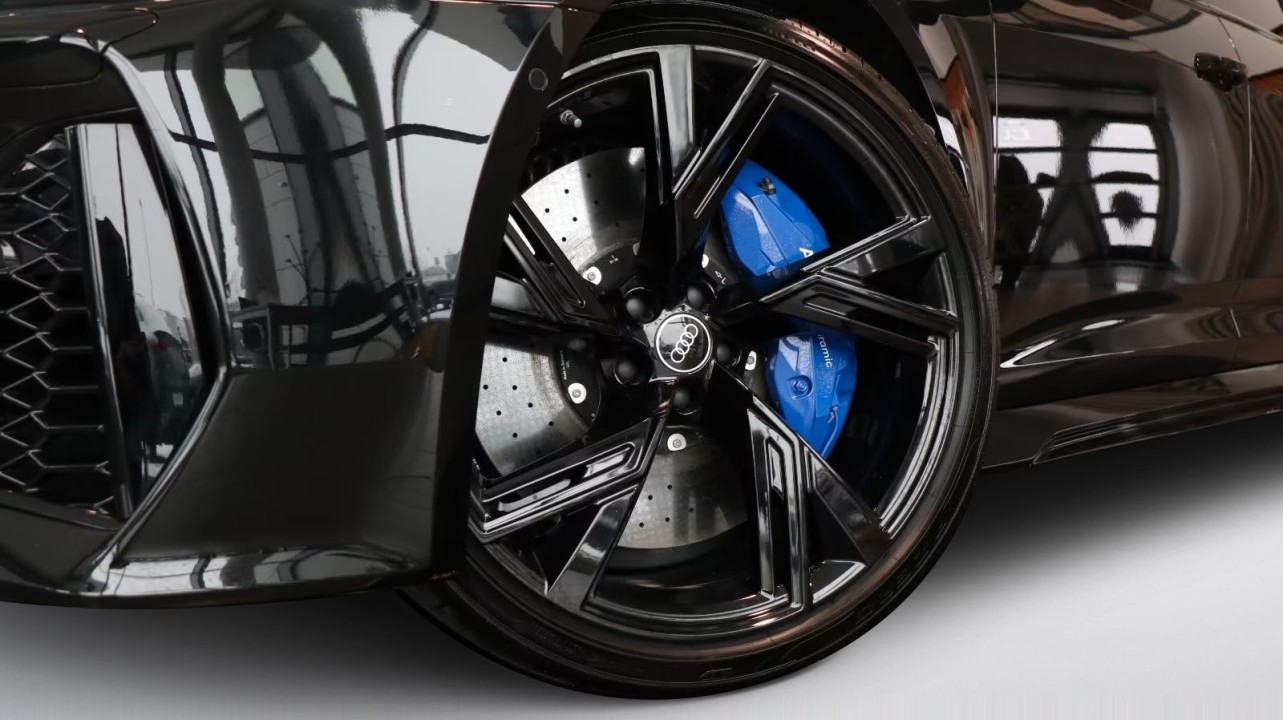 Audi RS6 4.0 TFSI - foto 31