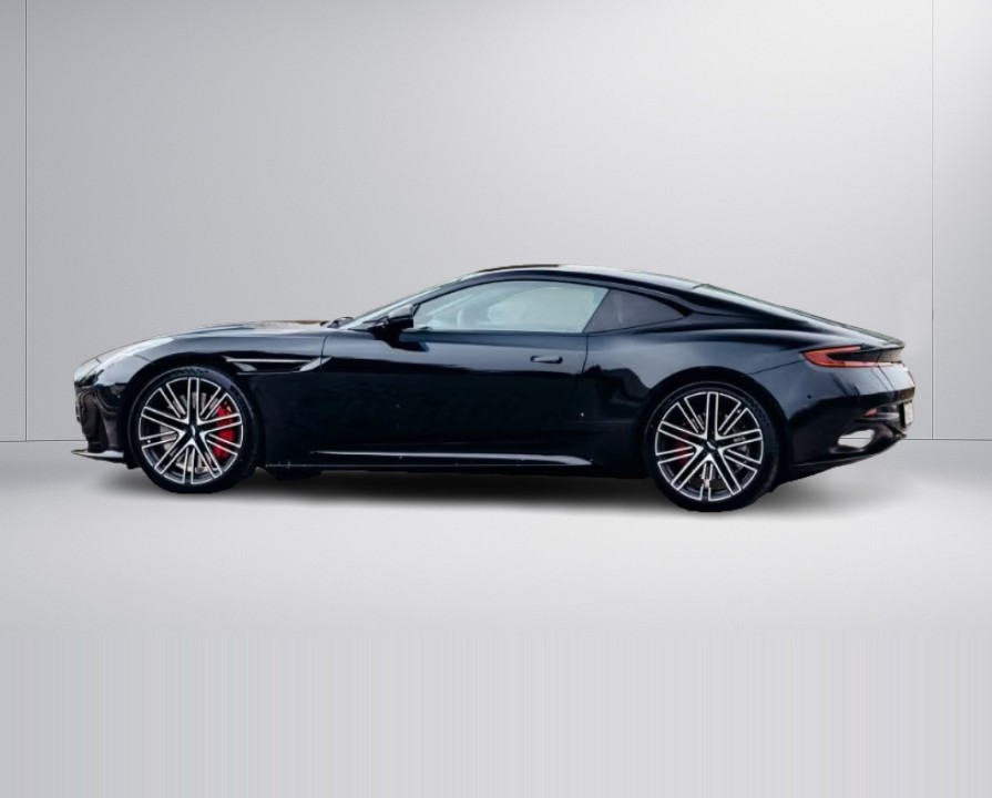 Aston Martin DB12 (5)