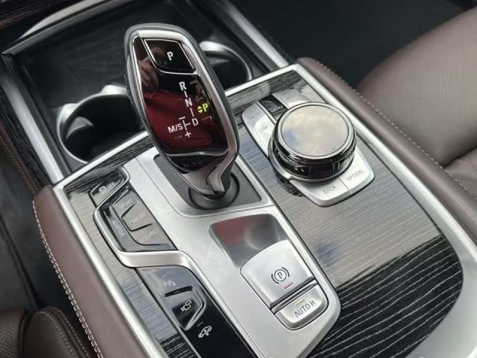 BMW Seria 7xDrive740d - foto 14