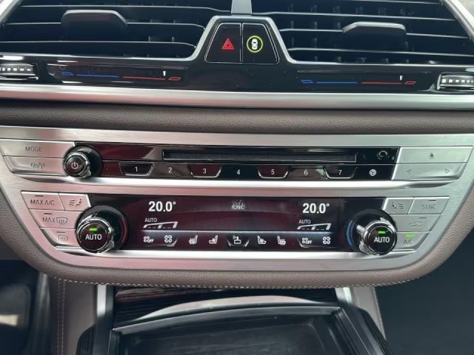 BMW Seria 7xDrive740d - foto 13