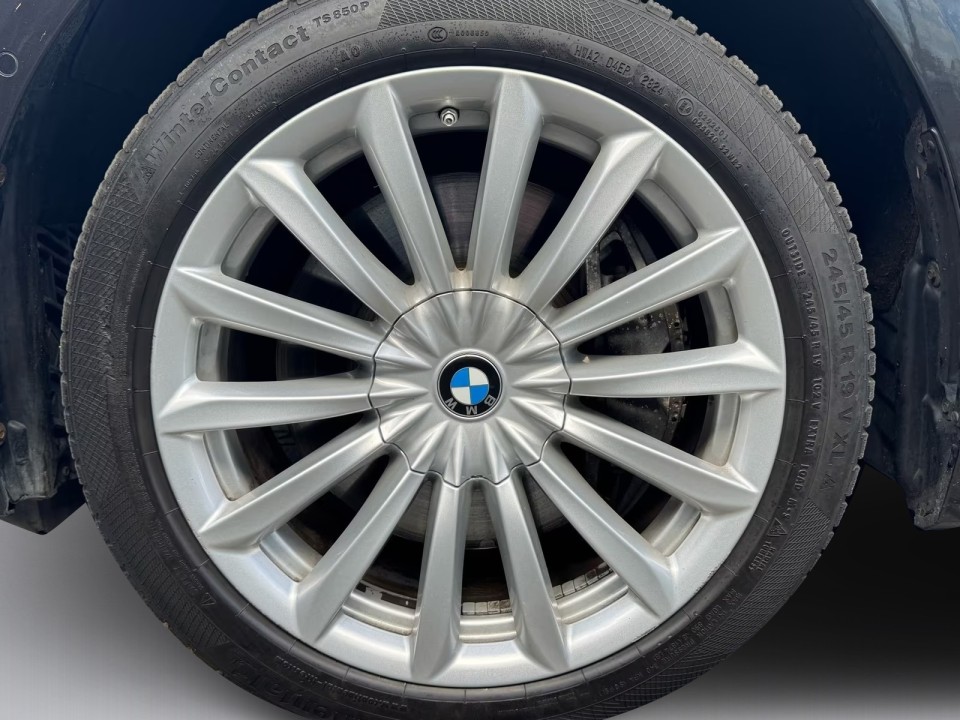 BMW Seria 7 xDrive740d - foto 24