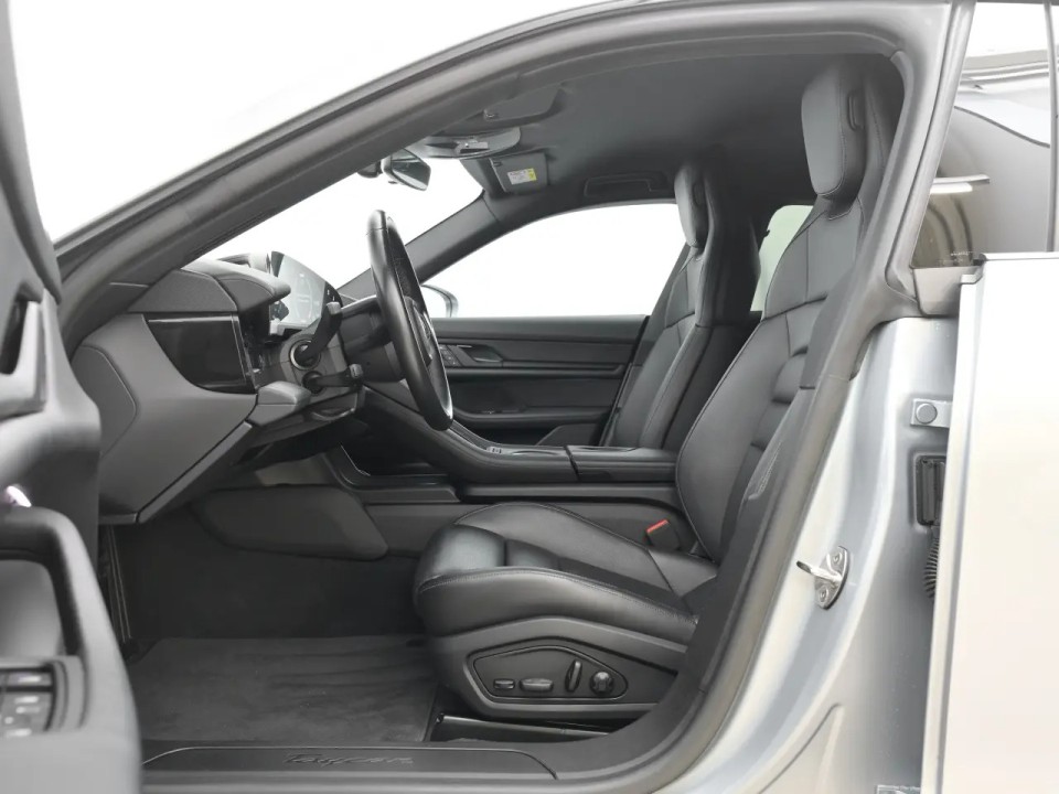 Porsche Taycan Sport Turismo - foto 11