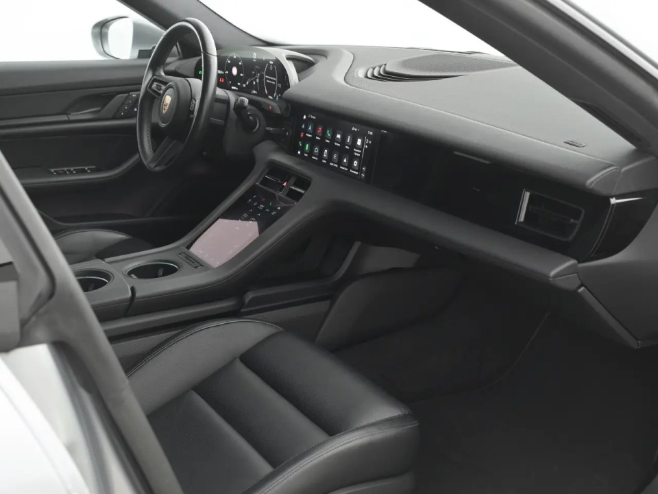 Porsche Taycan Sport Turismo - foto 10