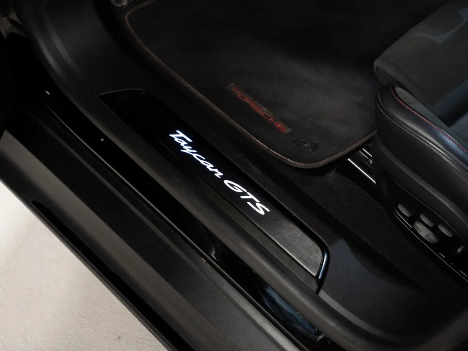 Porsche Taycan GTS Sport Turismo - foto 28