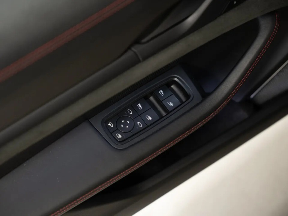 Porsche Taycan GTS Sport Turismo - foto 25