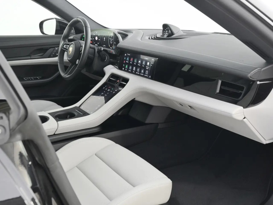 Porsche Taycan 4S - foto 10